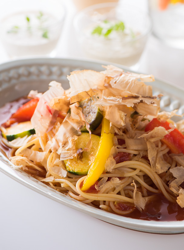 夏野菜のかつおと昆布の冷製パスタ 久世福商店 サンクゼール 公式オンラインショップ 公式通販サイト