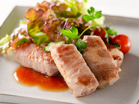 Fuzozo タミン　ムクン　寄り添いプランざぶとん付き 豚肉と長芋のソテー（利尻昆布をさらに加えためんつゆ） | 久世福商店