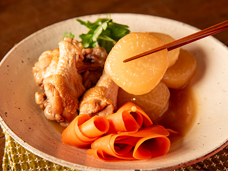 大根と鶏の煮物（素材の、うまみ引き立つ。毎日だし） | 久世福商店