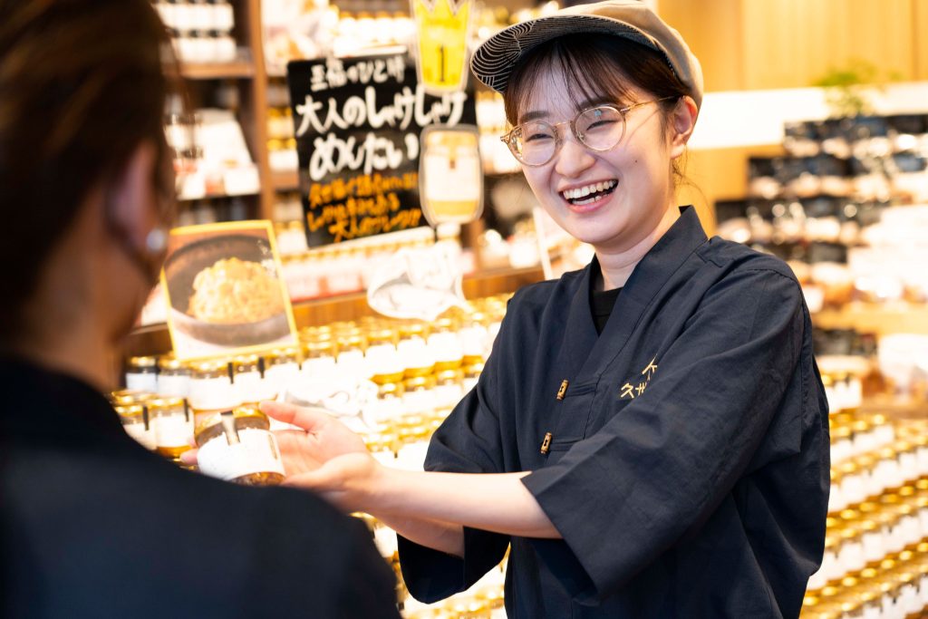 店舗スタッフ
