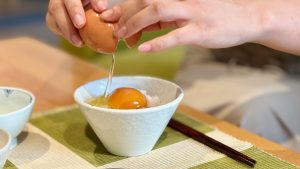 卵を割るたび歓声が上がる！卵かけご飯大好きスタッフが試す、卵かけご飯の新しい食べ方